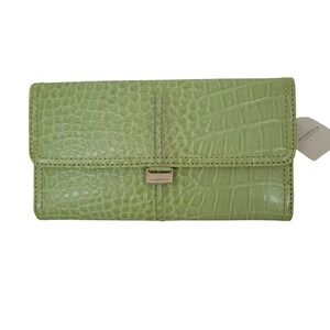 Liz Claiborne Money Talks Flat Wallet Light Avocado Green Croc Embossed SL 8617
